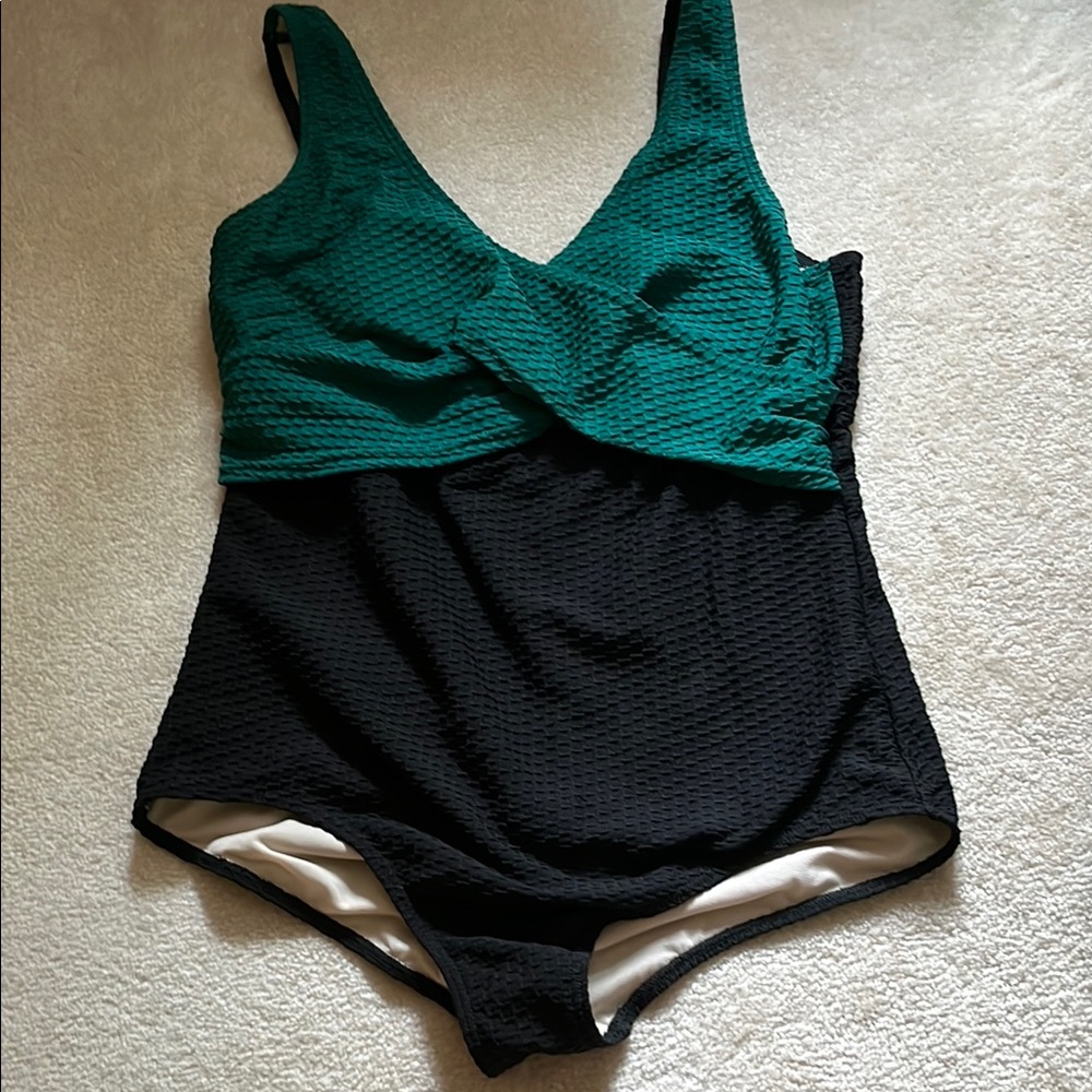 Aquamore sz 14 Women's Green and Black Swimsuit